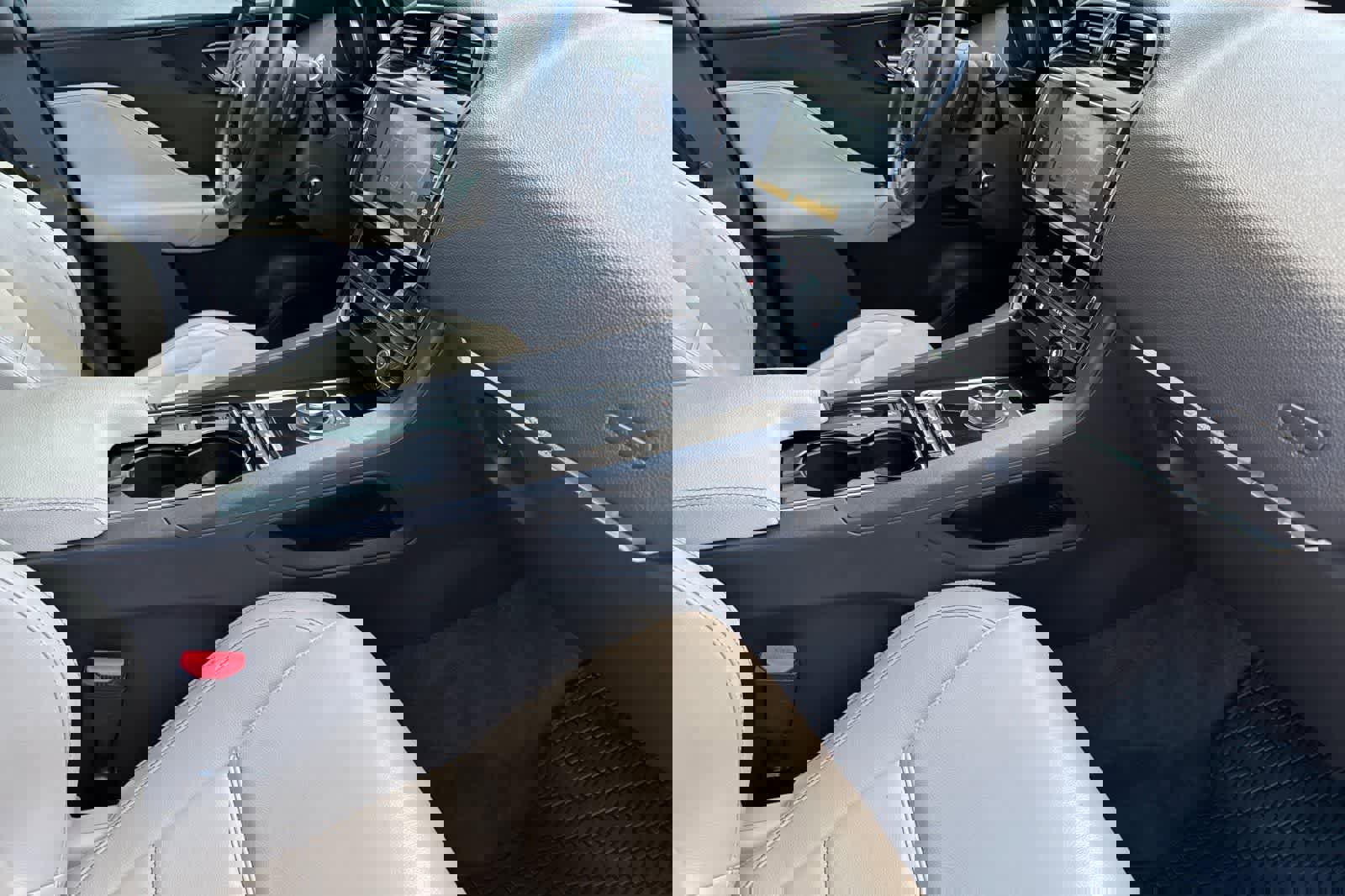 Used 2017 Jaguar F-PACE Prestige image 17