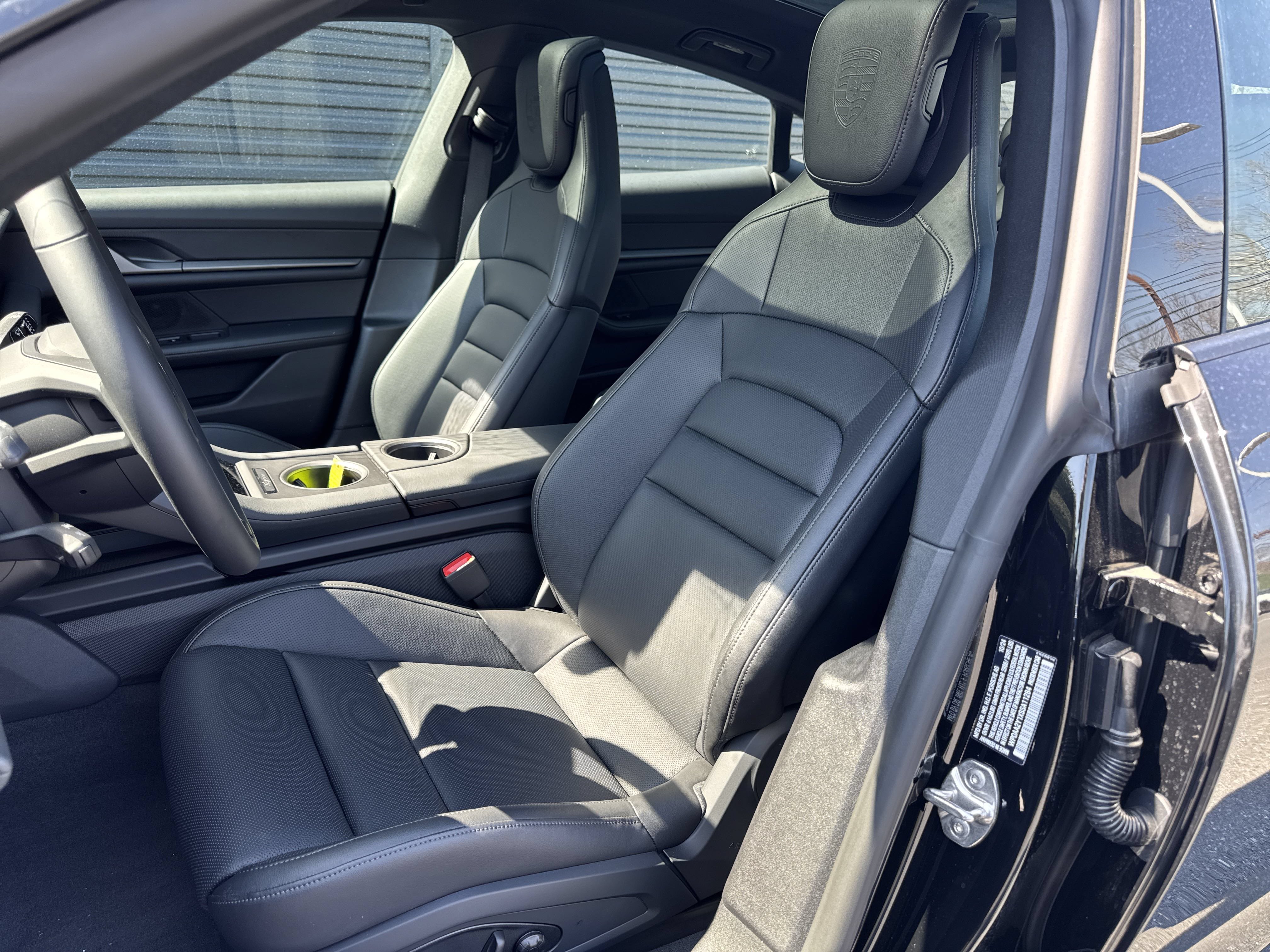 New 2025 Porsche Taycan w/ Premium Package RWD image 32
