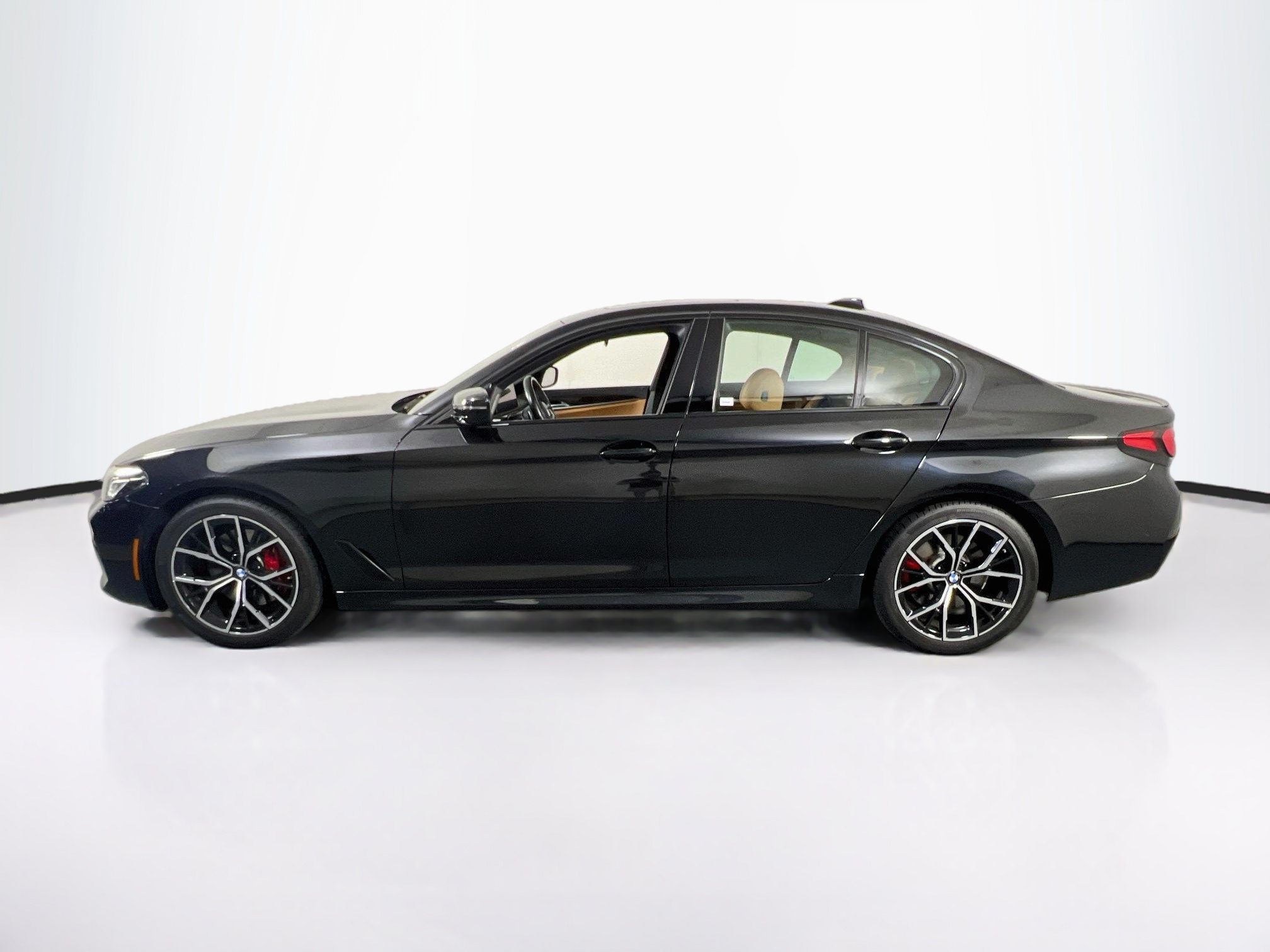 Used 2023 BMW 530i xDrive w/ M Sport Package AWD/4WD image 8