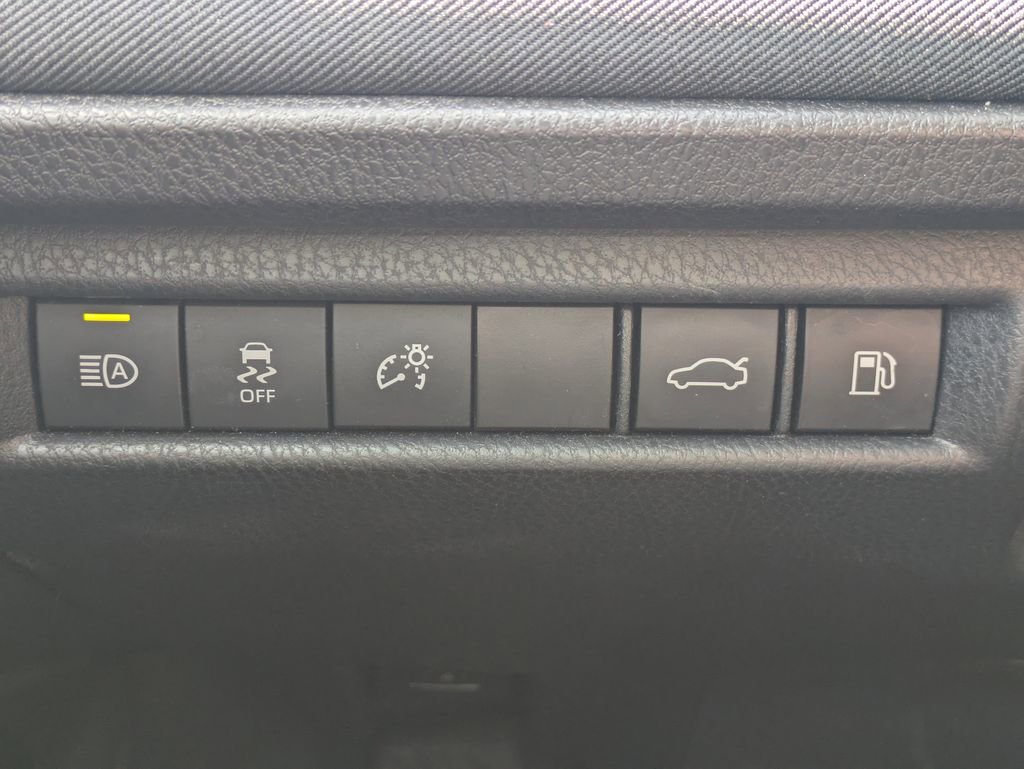 Used 2025 Toyota Camry LE FWD image 23