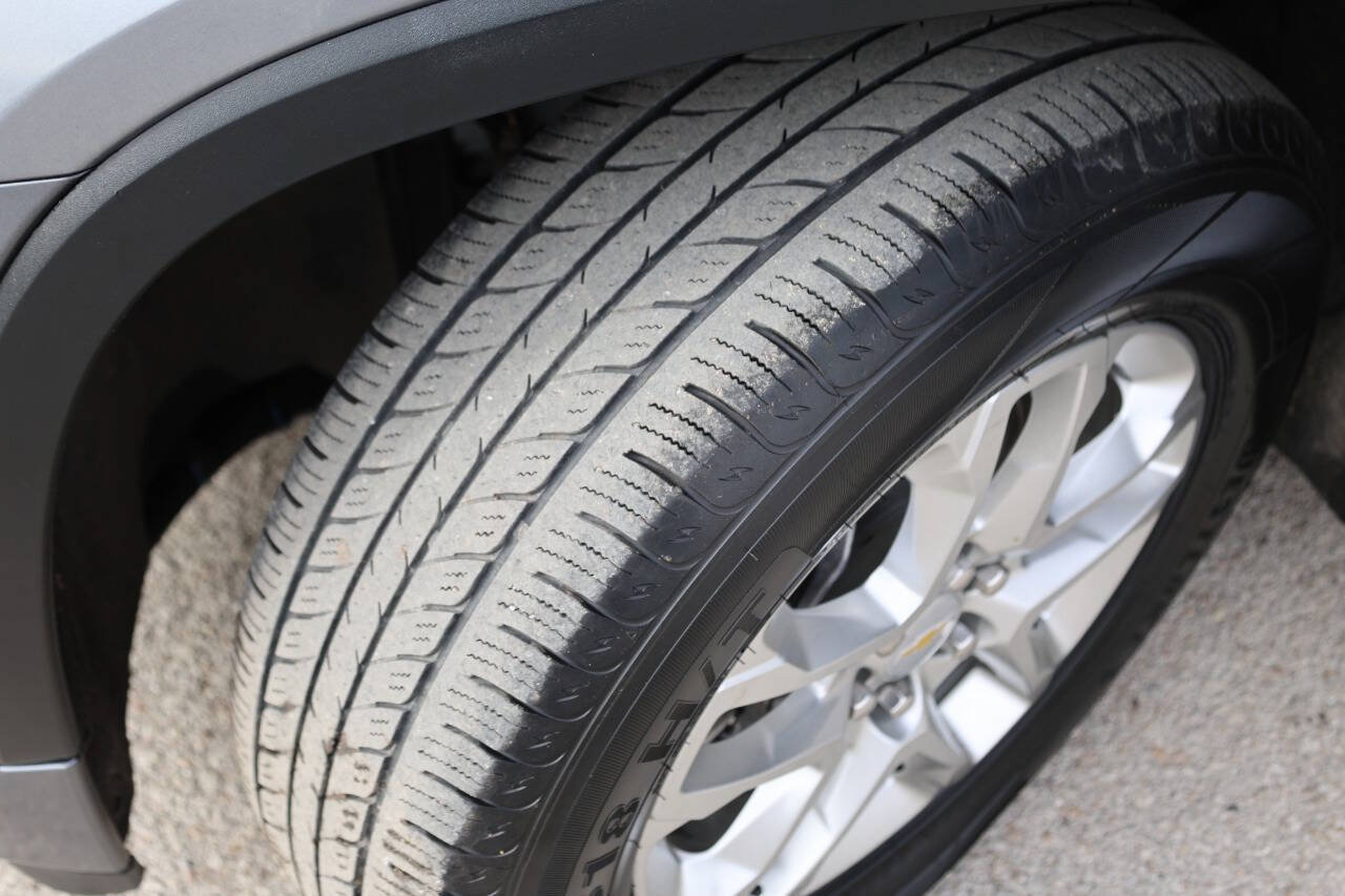 Used 2021 Chevrolet Traverse LS FWD image 26