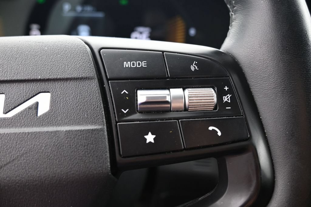 Used 2026 Kia Sportage LX FWD image 24