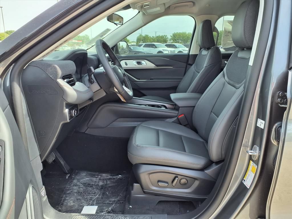 New 2026 Ford Explorer Active w/ Active Comfort Package RWD image 17