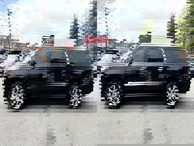 Used 2020 Cadillac Escalade ESV Premium Luxury image 8