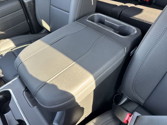 New 2026 GMC Sierra 3500 SLT w/ SLT Premium Package AWD/4WD image 21