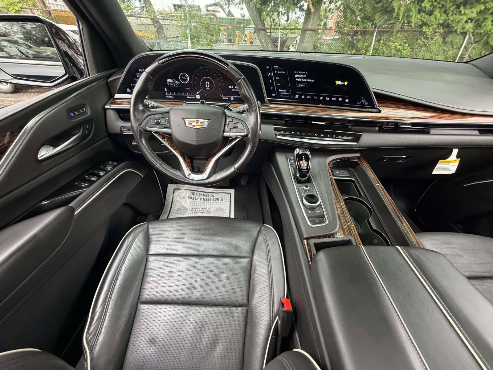 Used 2023 Cadillac Escalade Premium Luxury AWD/4WD image 18