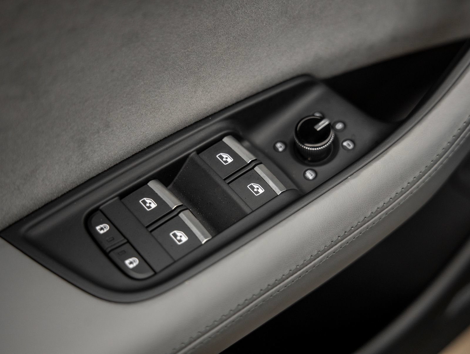 Used 2023 Audi SQ8 Premium Plus AWD/4WD image 18