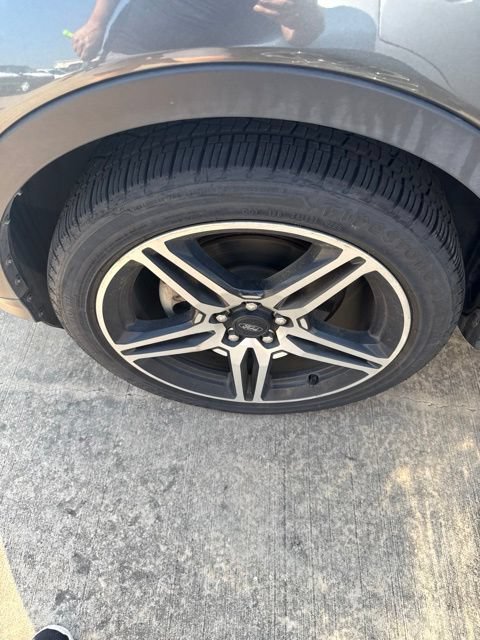 Used 2019 Ford Escape SEL FWD image 4