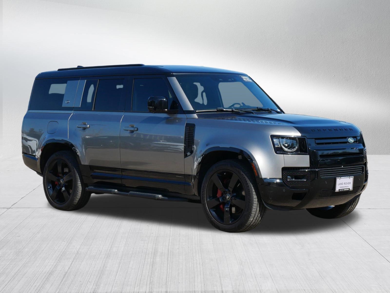 Used 2024 Land Rover Defender 130 X AWD/4WD image 3