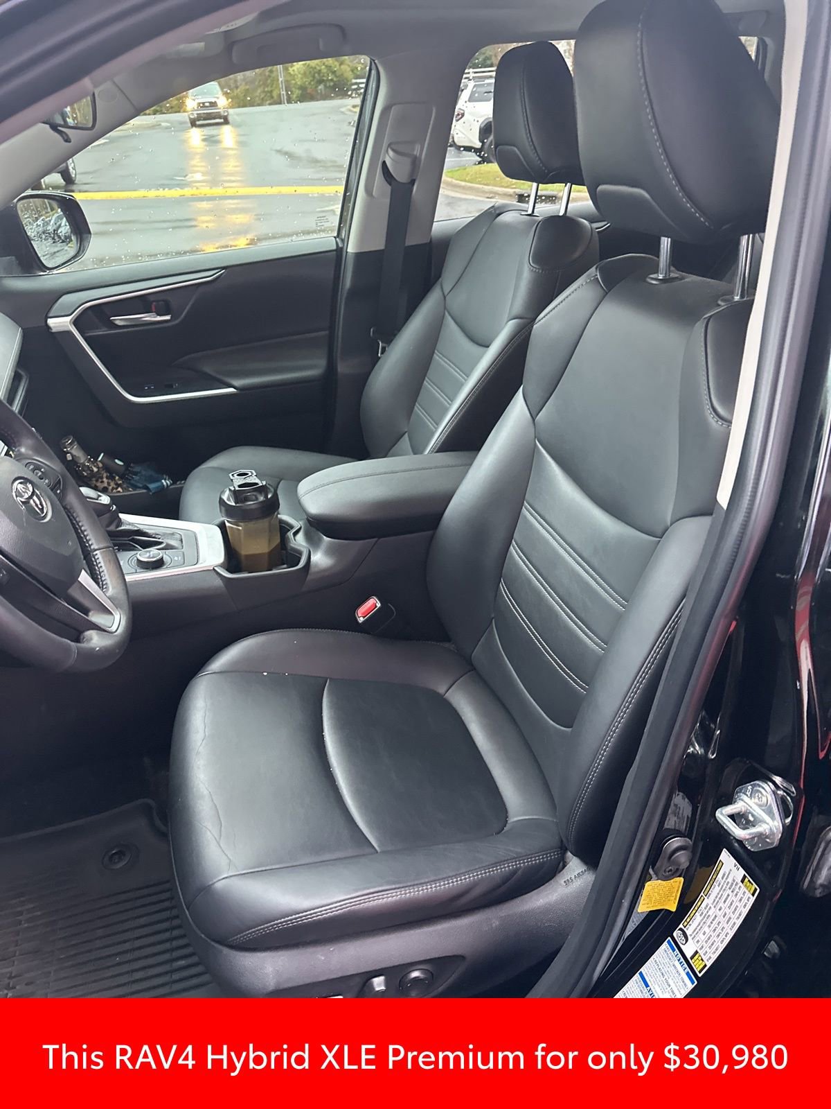 Used 2022 Toyota RAV4 XLE Premium image 21