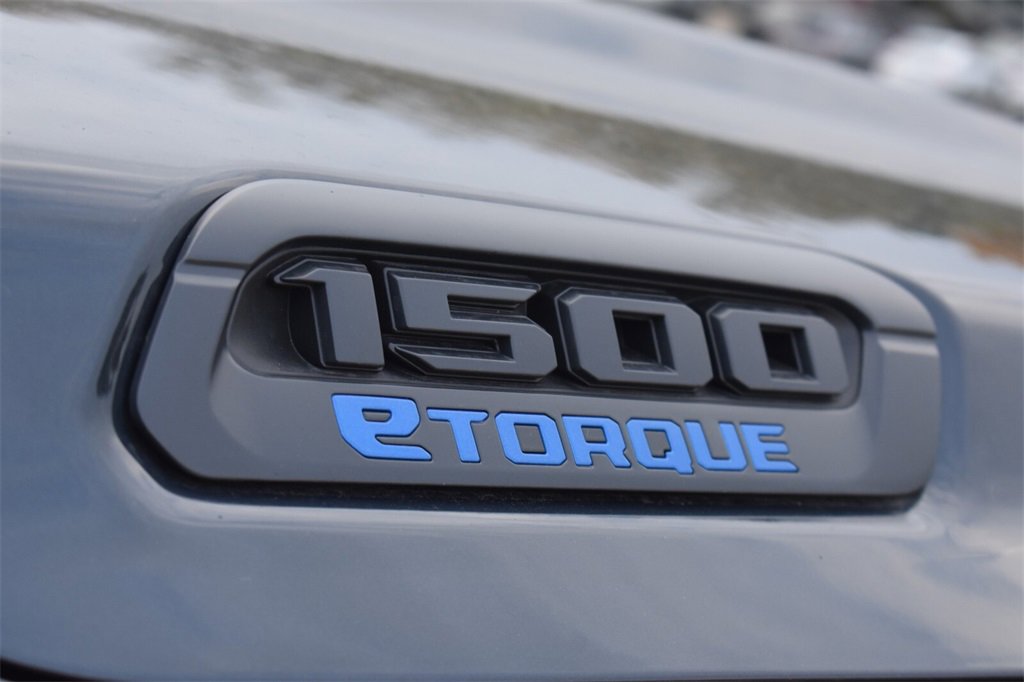 New 2026 RAM 1500 4x4 Crew Cab image 17