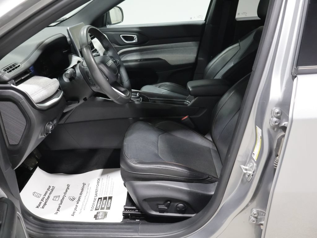 Certified 2023 Jeep Compass Latitude AWD/4WD image 12