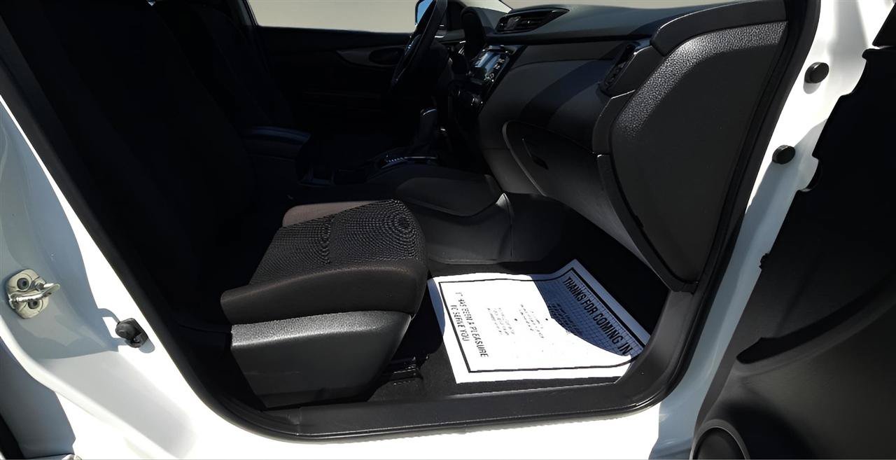 Used 2018 Nissan Rogue Sport S w/ S Appearance Package AWD/4WD image 33