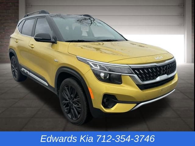 Used 2023 Kia Seltos Nightfall Edition image 1