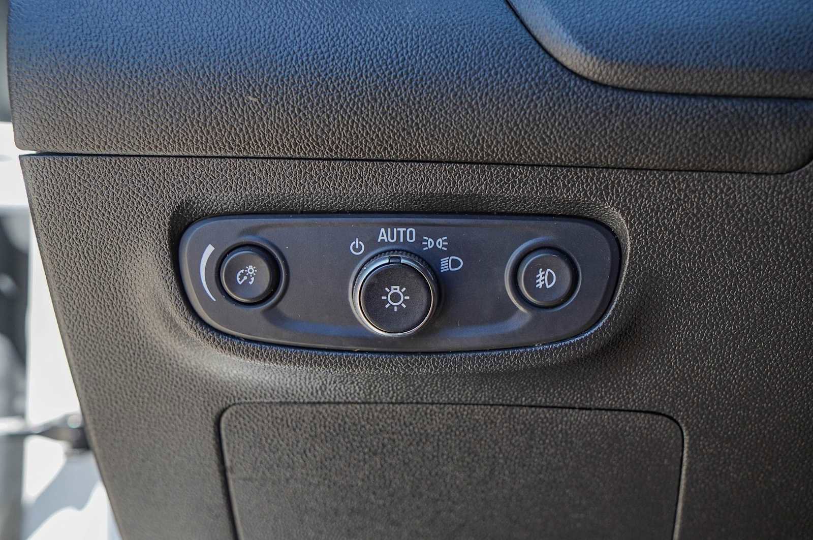 Used 2020 Buick Encore GX Preferred w/ Sport Touring Package FWD image 19