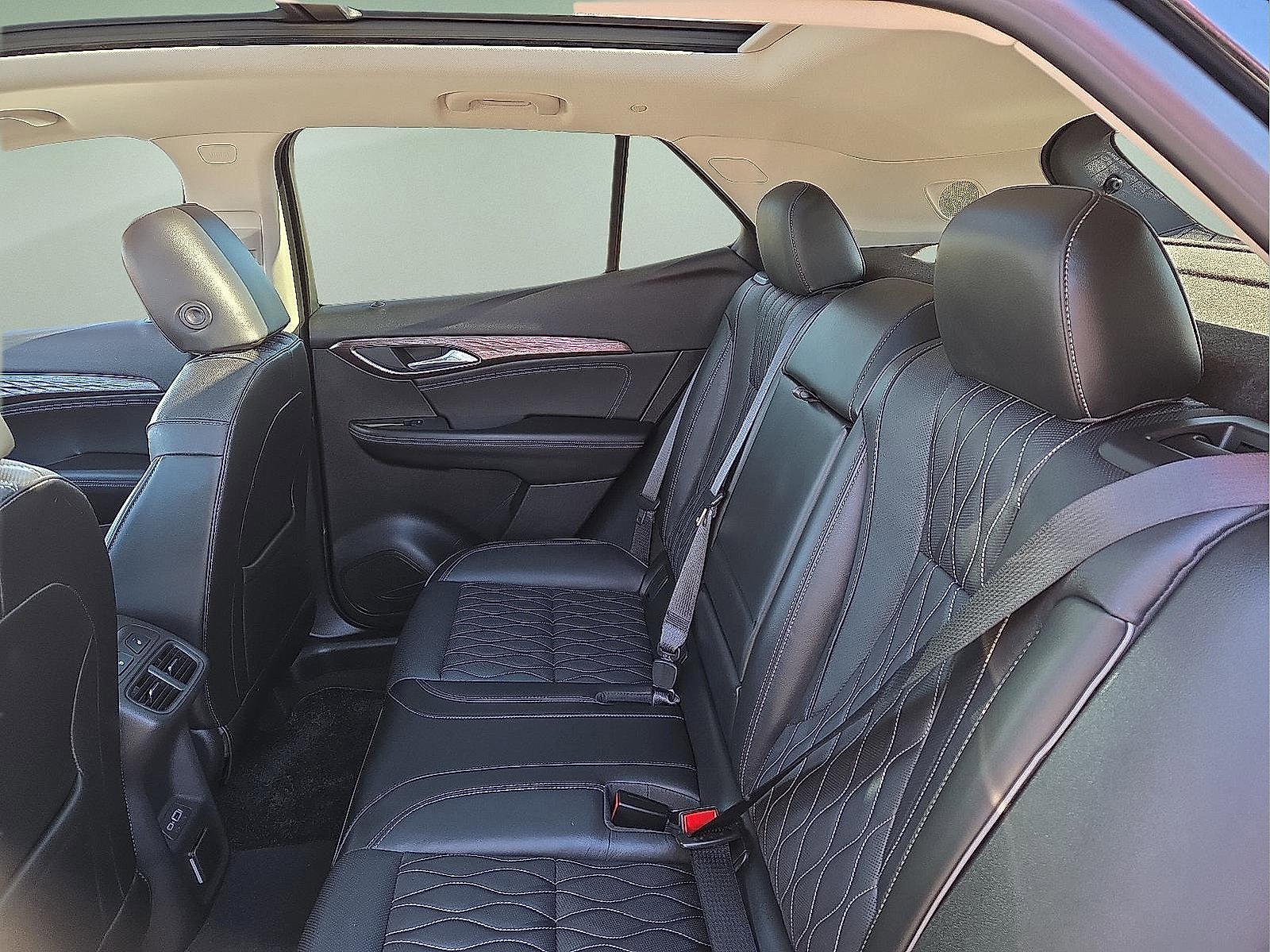 Used 2021 Buick Envision Avenir image 9