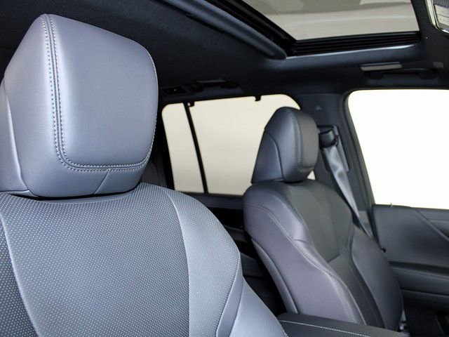 Used 2025 Lexus LX 700h Overtrail w/ Accessory Package (Z1) image 33