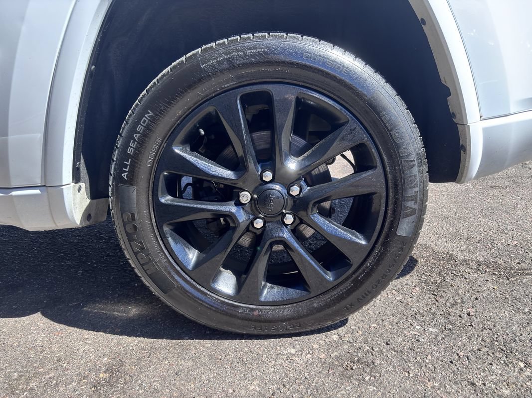 Used 2018 Jeep Grand Cherokee Altitude AWD/4WD image 14