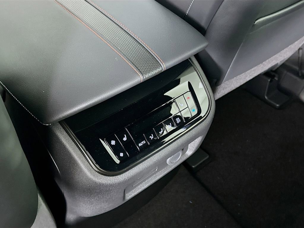 New 2025 Nissan Armada PRO-4X w/ Pro-4X Premium Package image 34