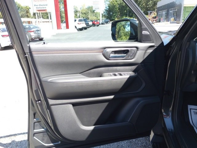 New 2026 Nissan Armada SL w/ Convenience Package image 9