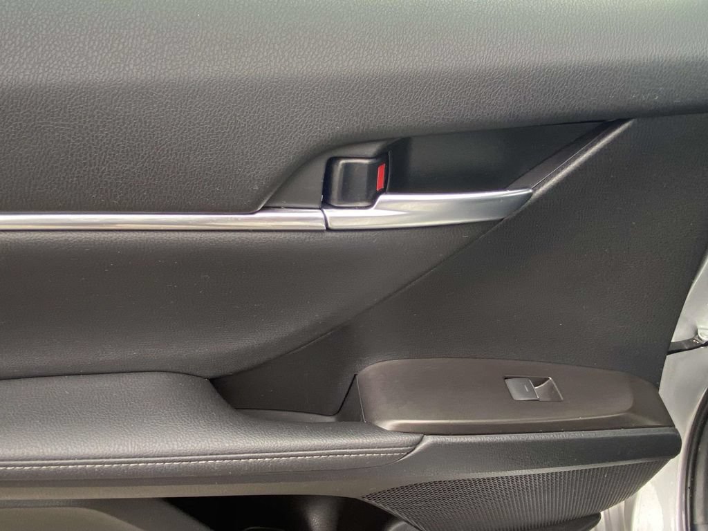 Used 2024 Toyota Camry XSE FWD image 12