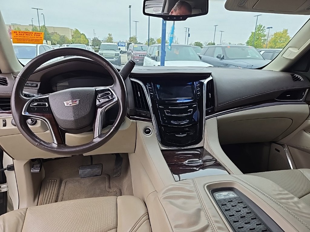 Used 2015 Cadillac Escalade Luxury AWD/4WD image 14