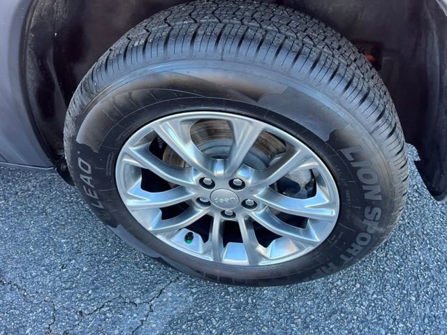 Used 2021 Jeep Cherokee Latitude Plus w/ Sun & Sound Group image 31