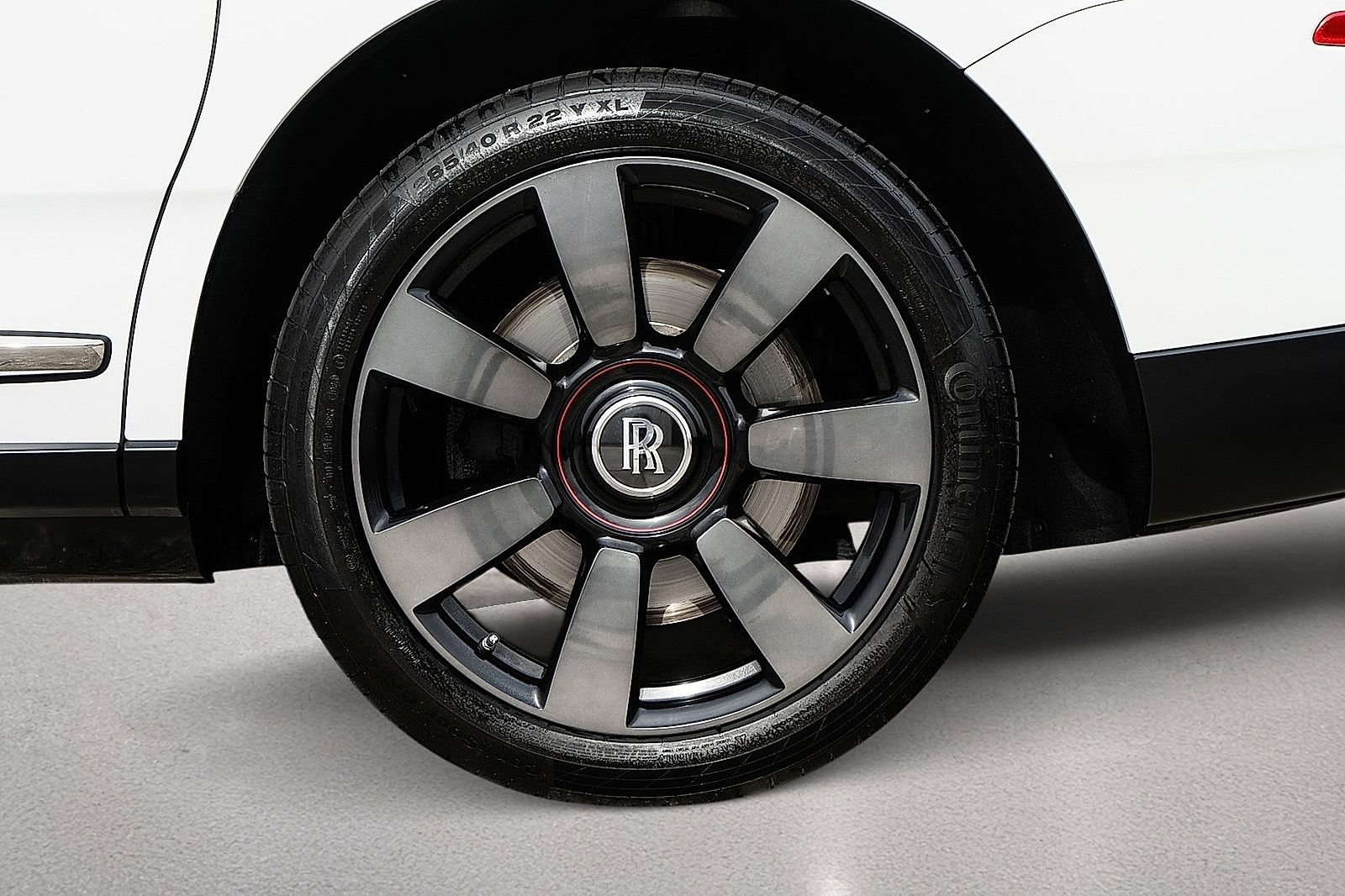 Used 2022 Rolls-Royce Cullinan AWD/4WD image 9
