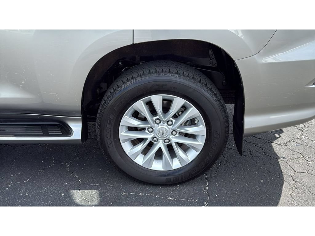 Used 2023 Lexus GX 460 Premium w/ Premium Package AWD/4WD image 12