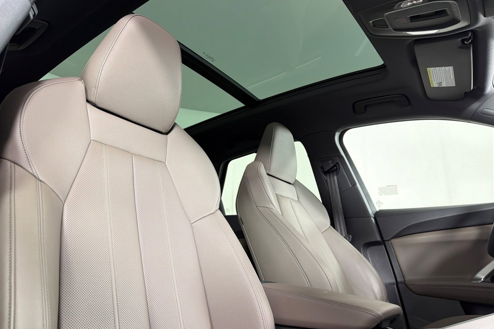 Used 2025 Audi Q5 Premium Plus w/ Premium Plus image 16