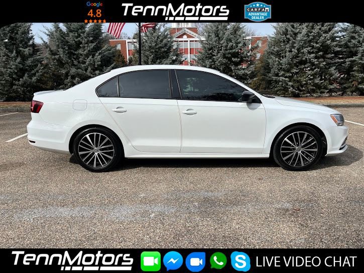 Used 2016 Volkswagen Jetta Sport image 2
