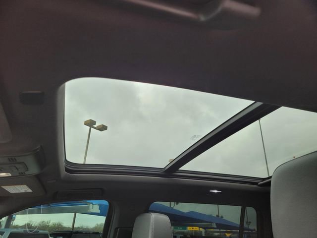 Certified 2023 Chevrolet Suburban Z71 w/ Luxury Package image 24