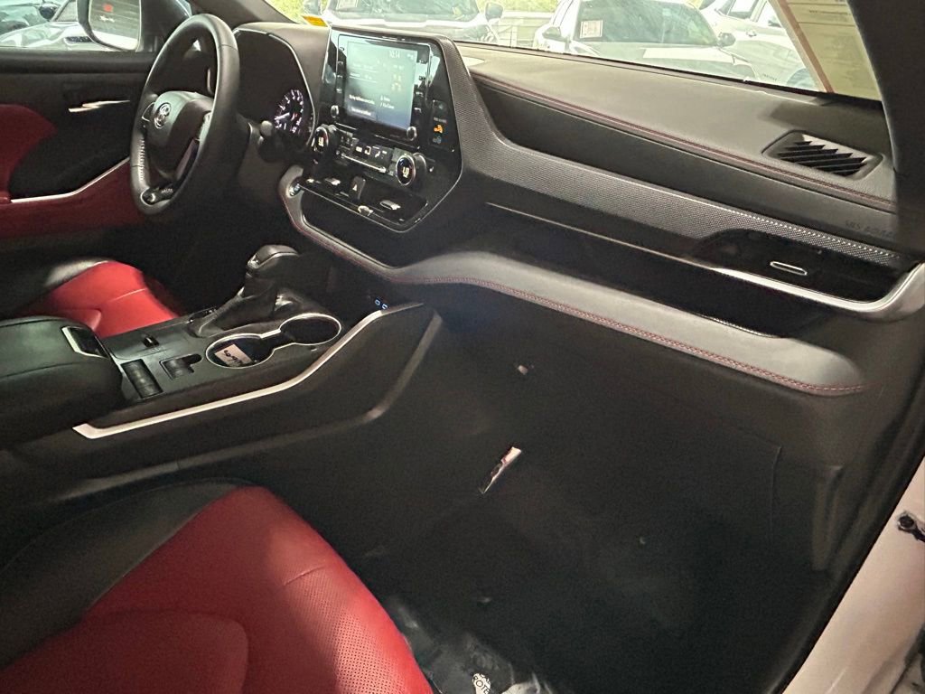 Used 2022 Toyota Highlander XSE image 26