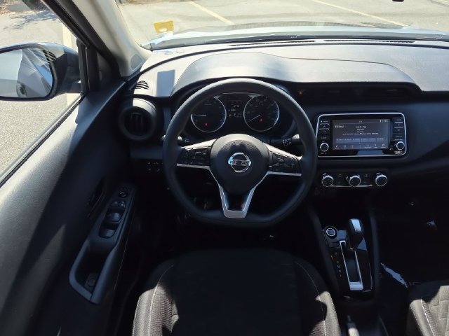 Certified 2021 Nissan Kicks S FWD image 28
