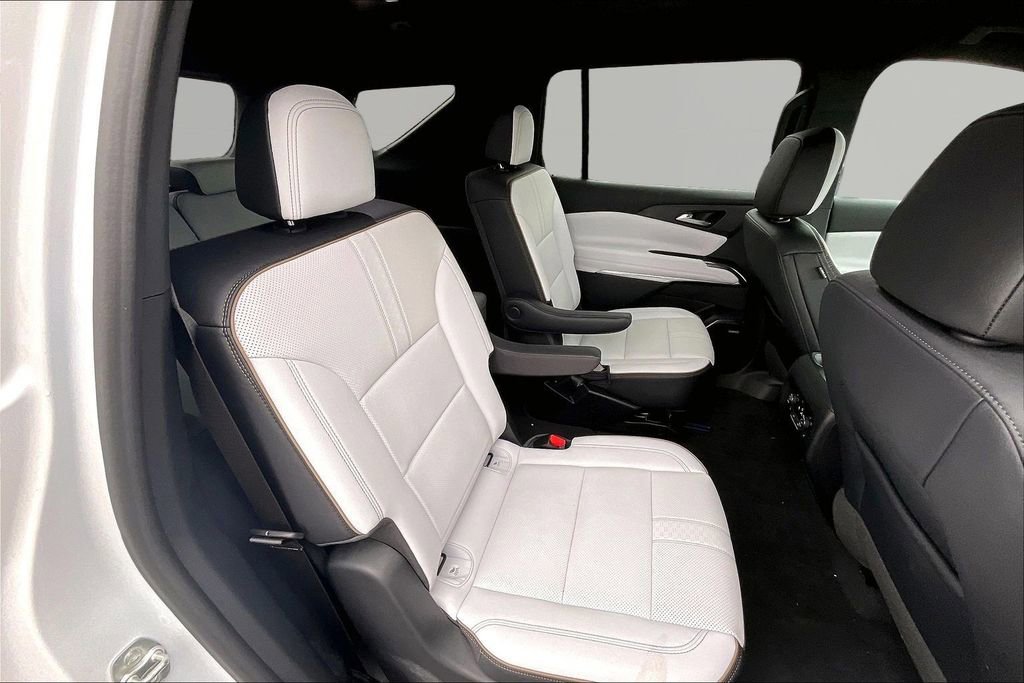 Used 2024 Chevrolet Traverse RS image 27