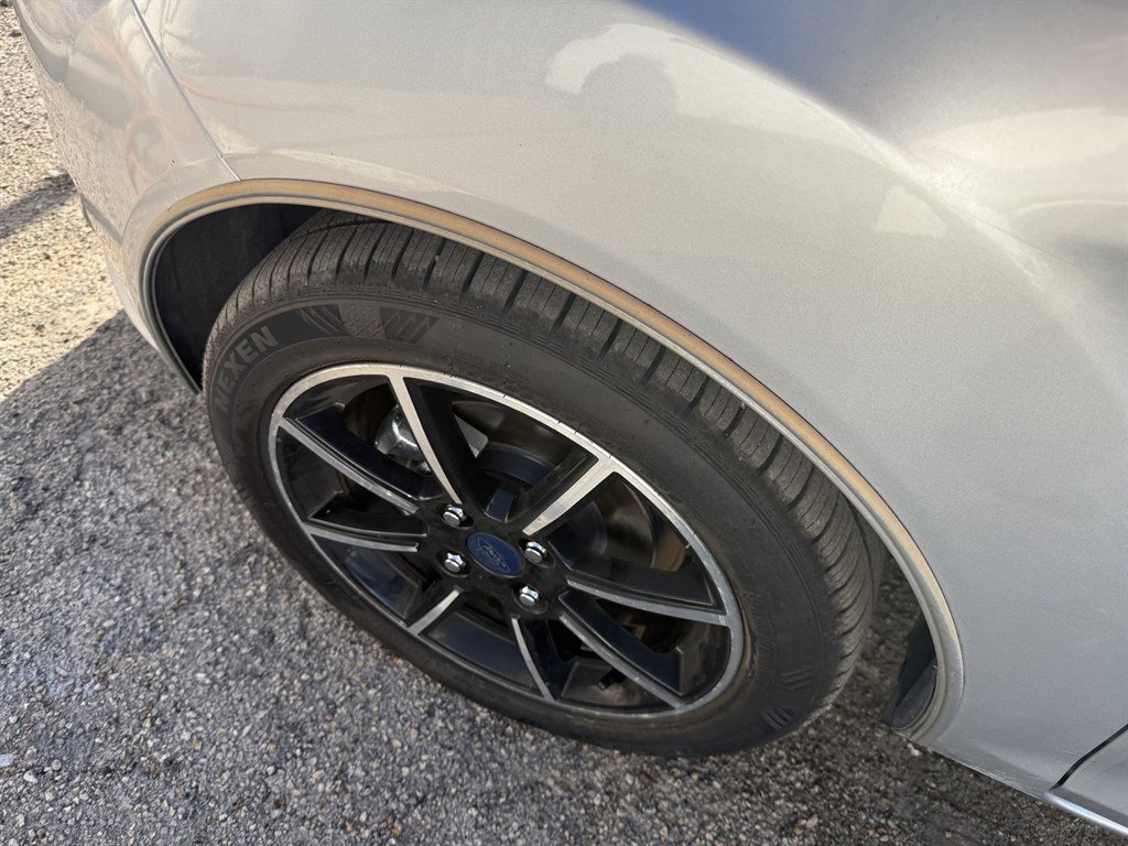 Used 2015 Ford Fiesta SE w/ Equipment Group 201A image 6