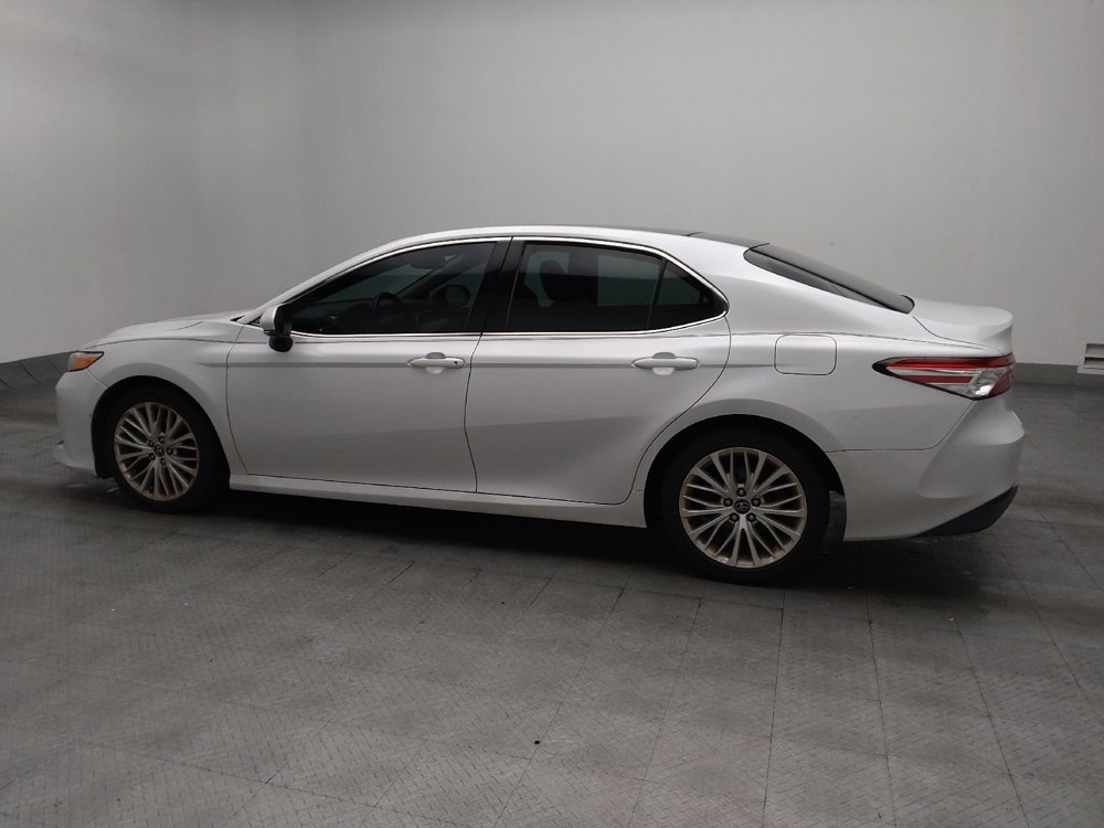 Used 2018 Toyota Camry XLE FWD image 3