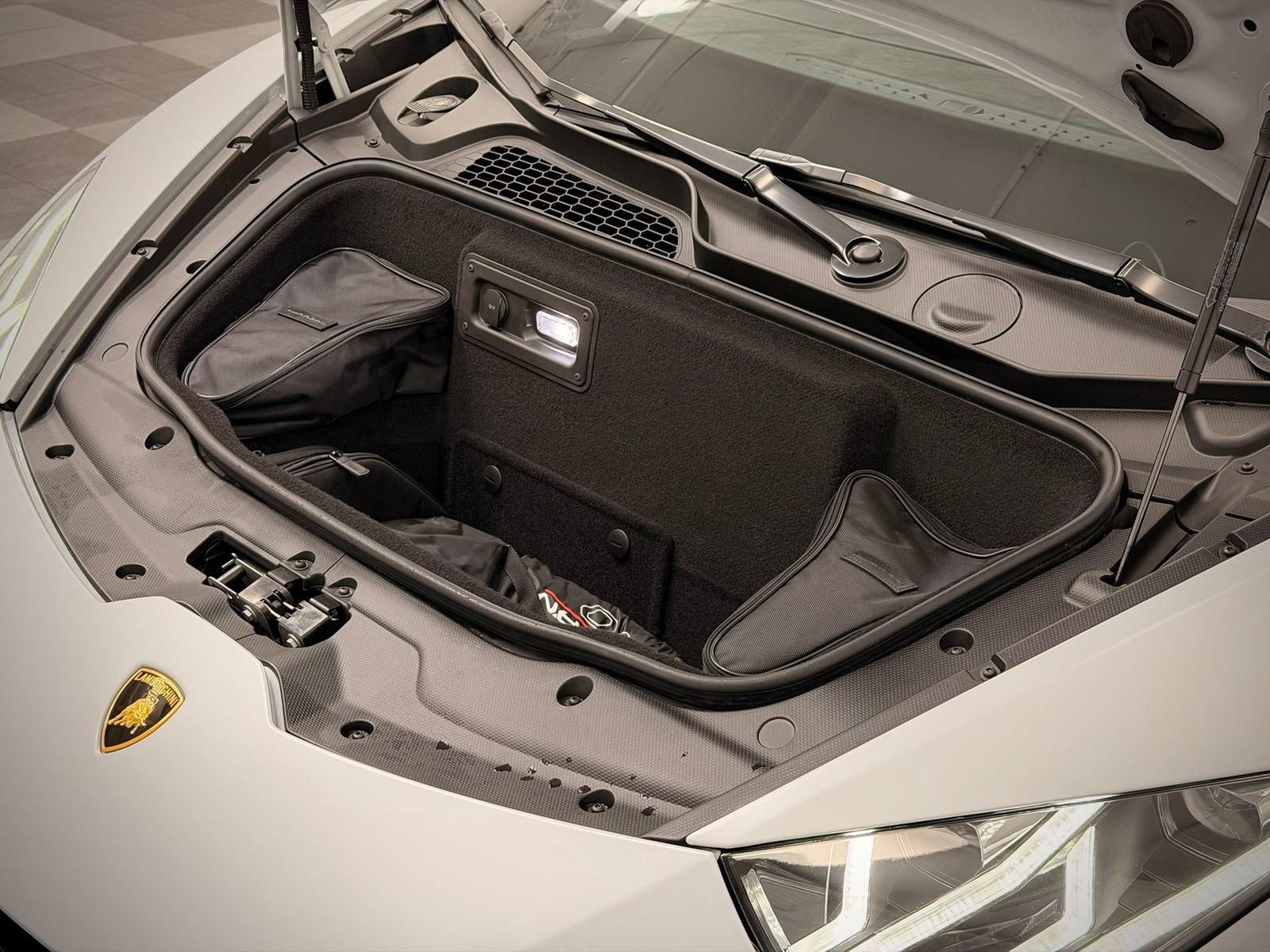 Used 2024 Lamborghini Huracan EVO image 58