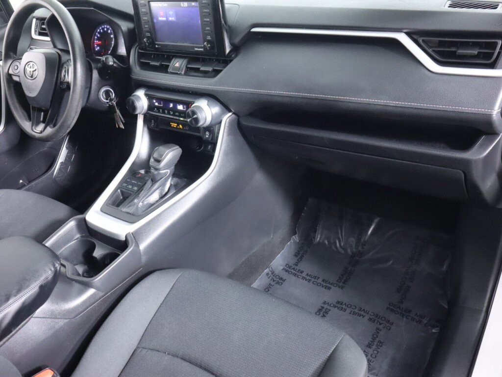 Used 2021 Toyota RAV4 LE image 36
