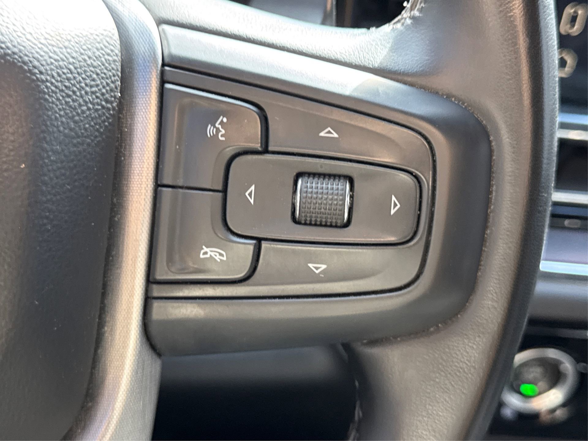 Used 2023 GMC Sierra 1500 SLT w/ SLT Premium Package image 33