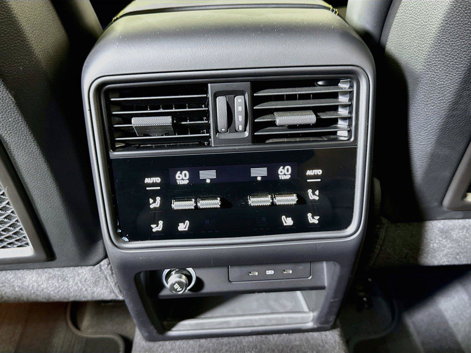 Used 2025 Porsche Cayenne Turbo GT AWD/4WD image 26