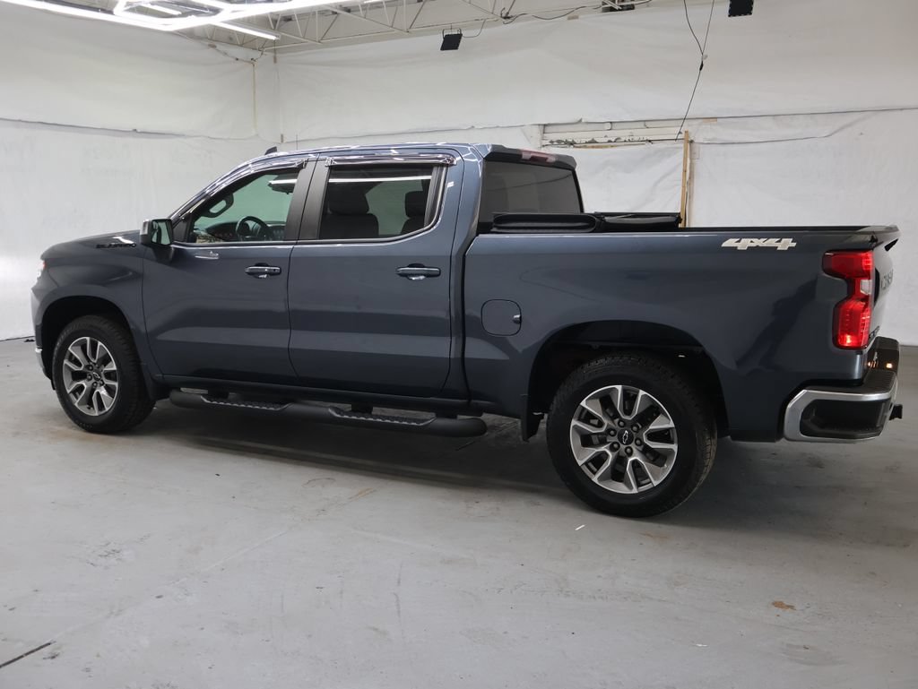 Used 2022 Chevrolet Silverado 1500 LT AWD/4WD image 4