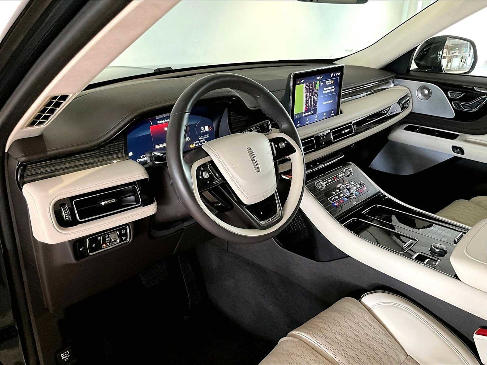 Used 2024 Lincoln Aviator Black Label AWD/4WD image 7