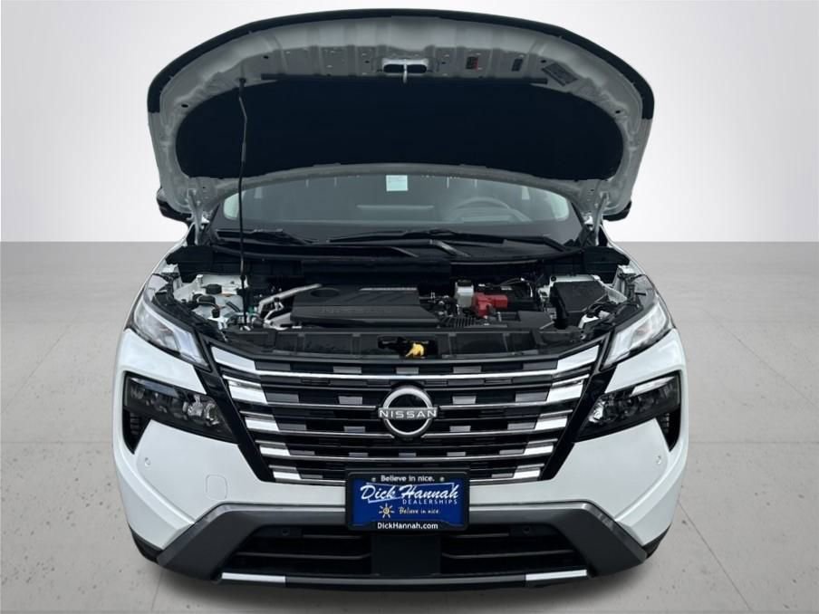 New 2025 Nissan Rogue SL w/ Tech Package image 4