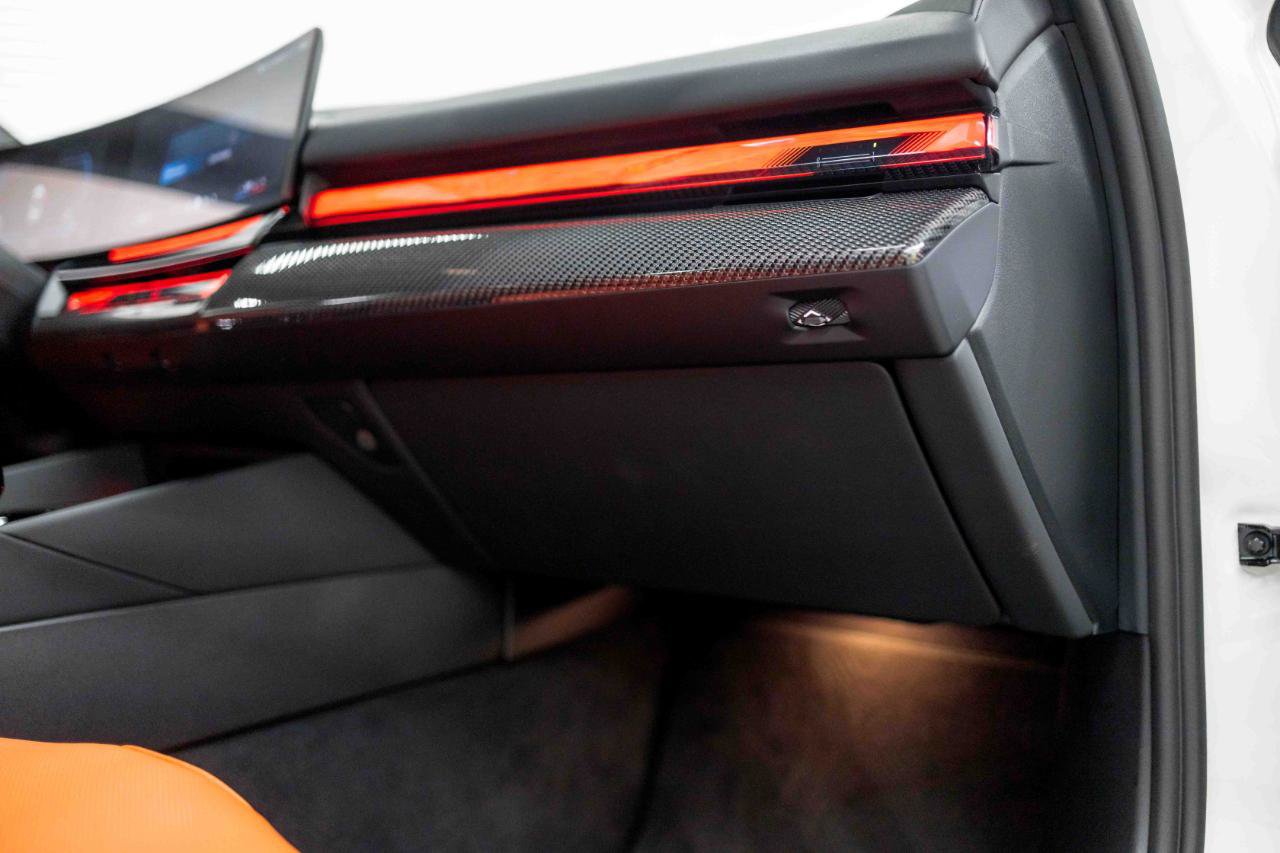 Used 2025 BMW M5 w/ Carbon Package AWD/4WD image 71