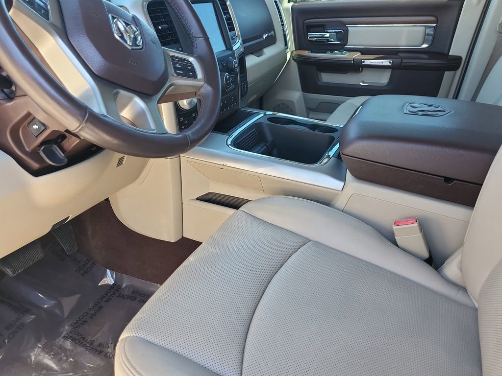 Used 2017 RAM 1500 Laramie AWD/4WD image 8