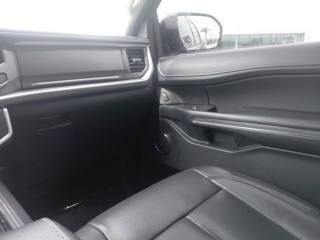 Used 2022 Ford Expedition XLT AWD/4WD image 17