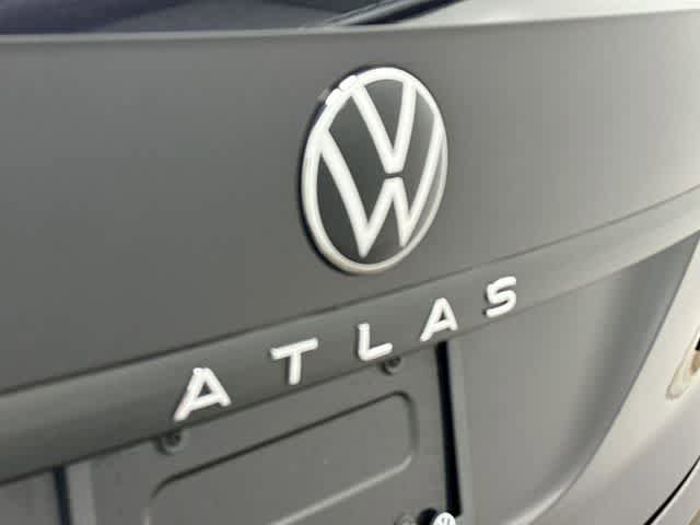 Used 2023 Volkswagen Atlas Cross Sport SEL R-Line AWD/4WD image 28