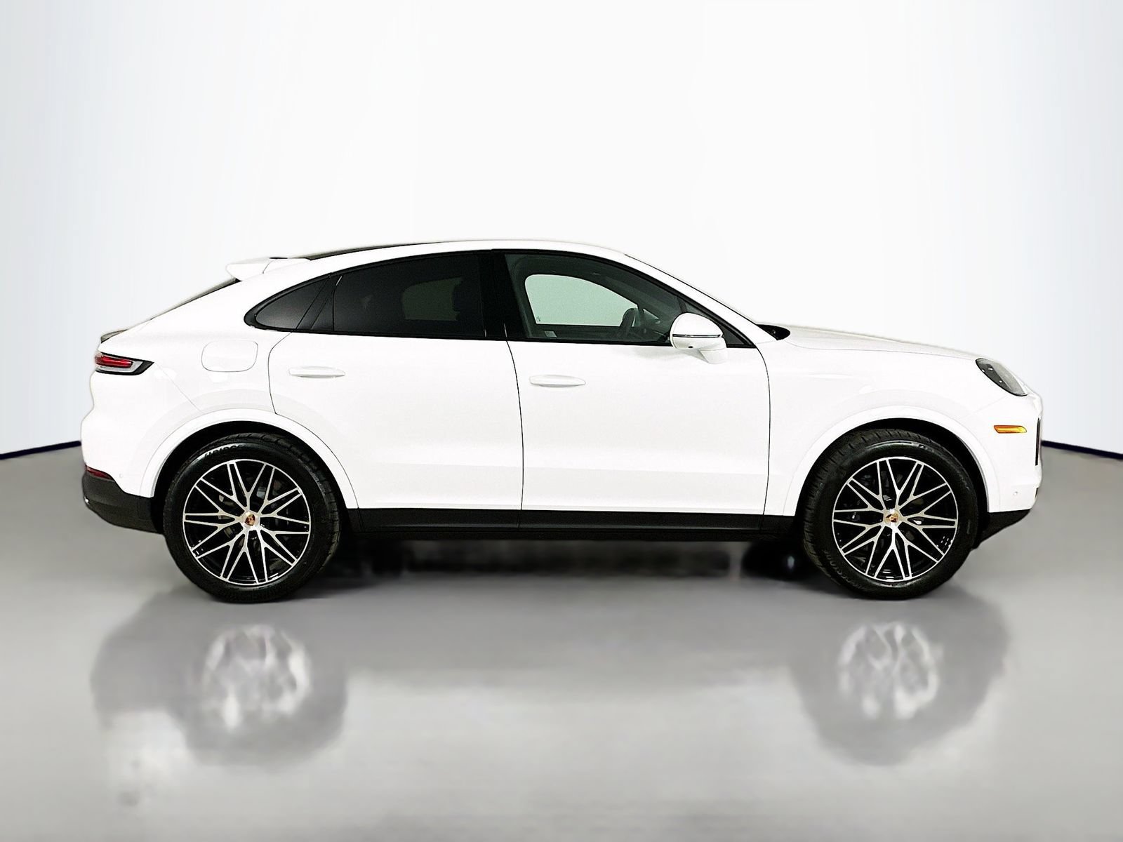 New 2026 Porsche Cayenne Coupe AWD/4WD image 4