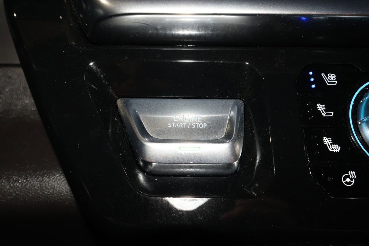 Used 2025 GMC Sierra 1500 Denali AWD/4WD image 18